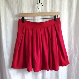 Forever 21 Box Pleated Mini Skirt in Red size Large